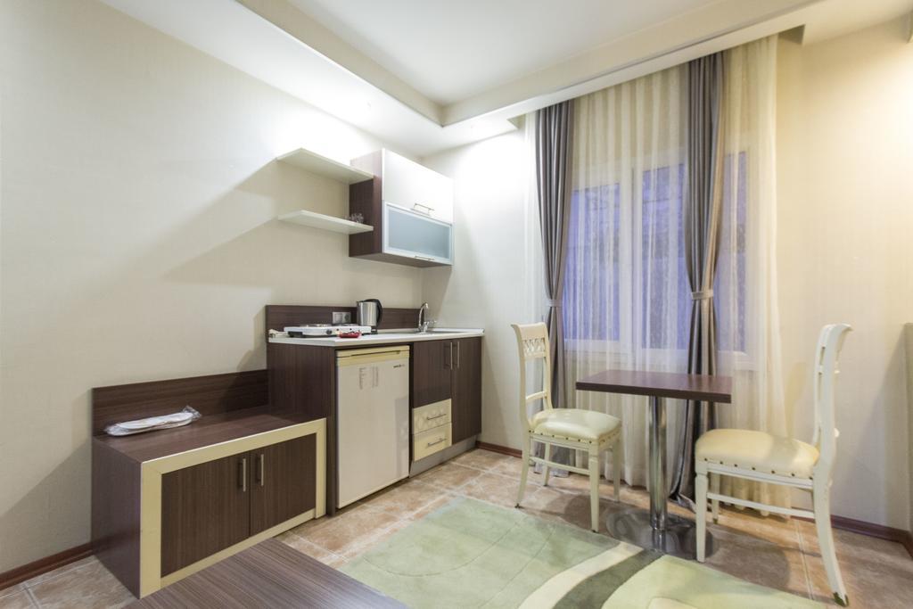 אדאנה Sari Konak Apart Hotel חדר תמונה