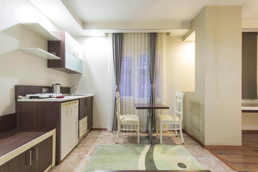 אדאנה Sari Konak Apart Hotel חדר תמונה